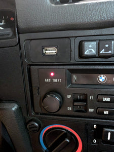 BMW E30 USB Port